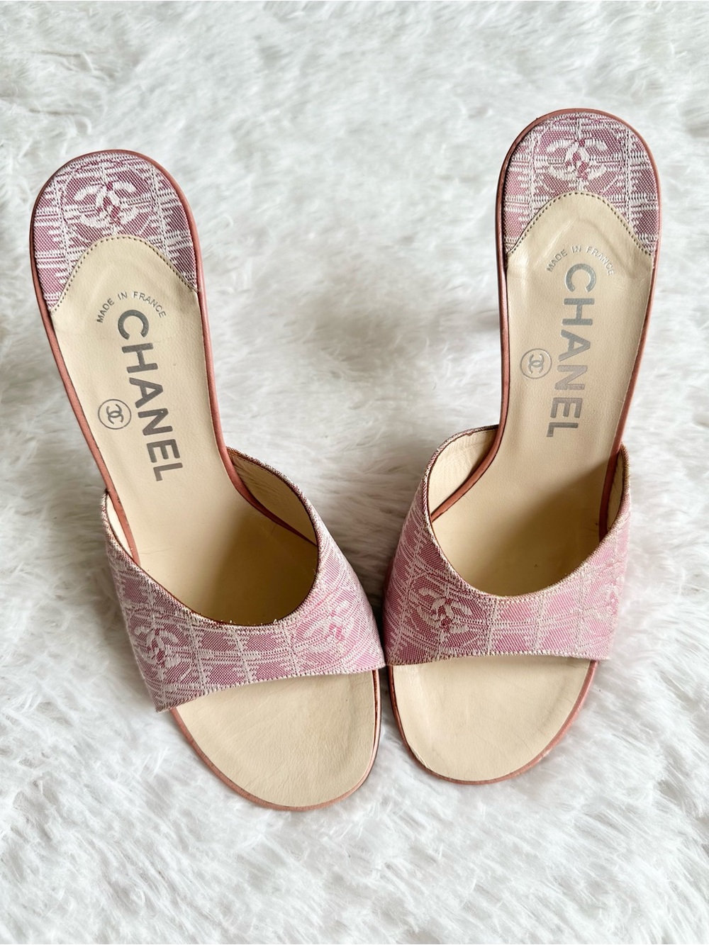 Vintage Chanel Pink Monogram Heels - Picture 4 of 7